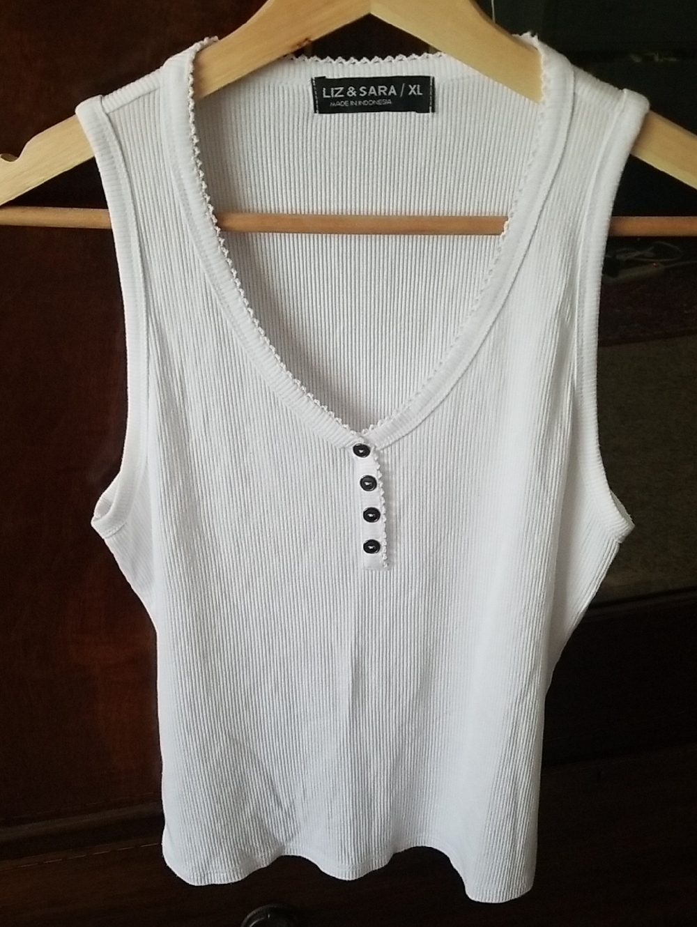 Liz & Sara White Ribbed V-Neck Tank with Button Detail